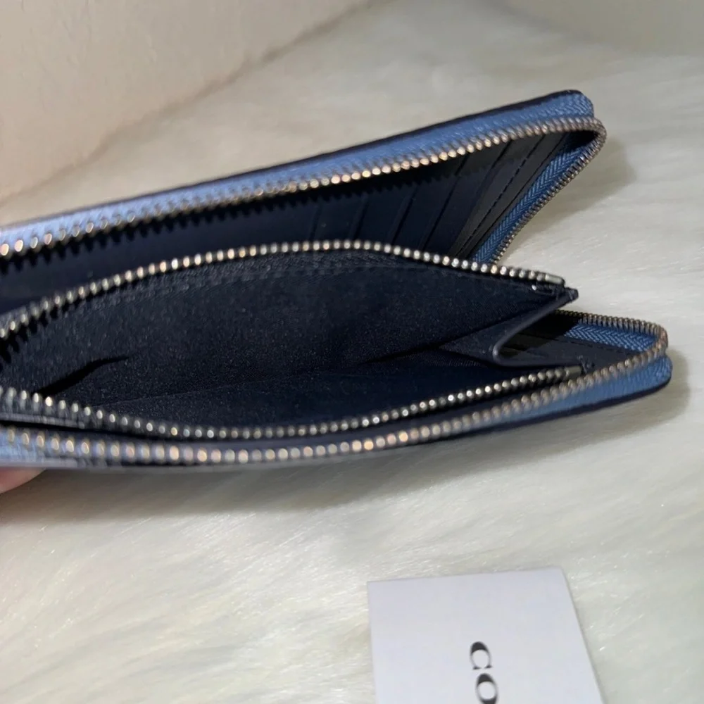 Disney X Coach Medium Id Zip Wallet With Cinderella - Picture 10 of 11